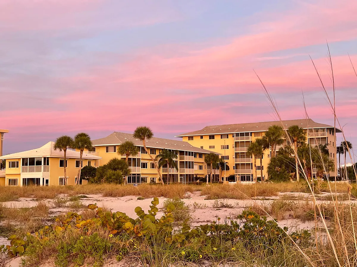 Building Photo - 205-1200 Tarpon Center Dr #205