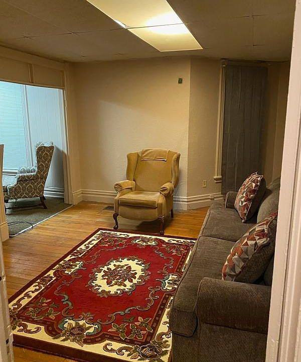 2nd image of 1508 E Michigan Ave