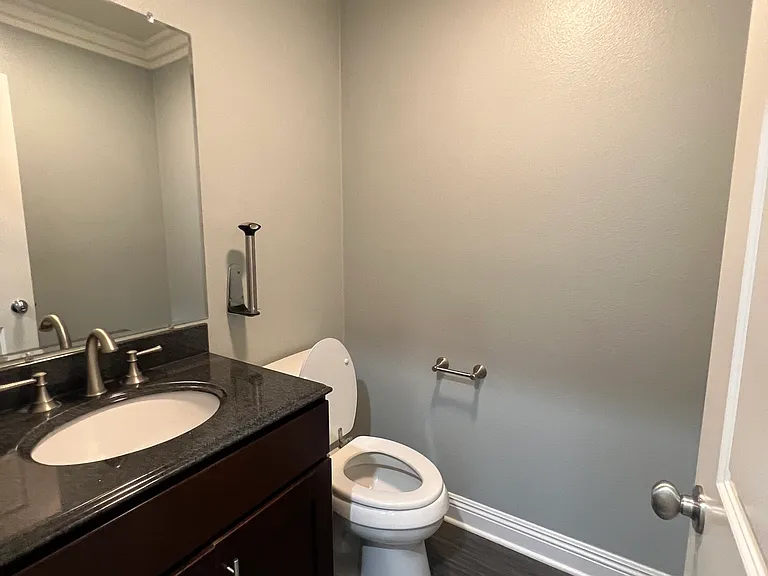3227 S Hampton Way — Photo 5