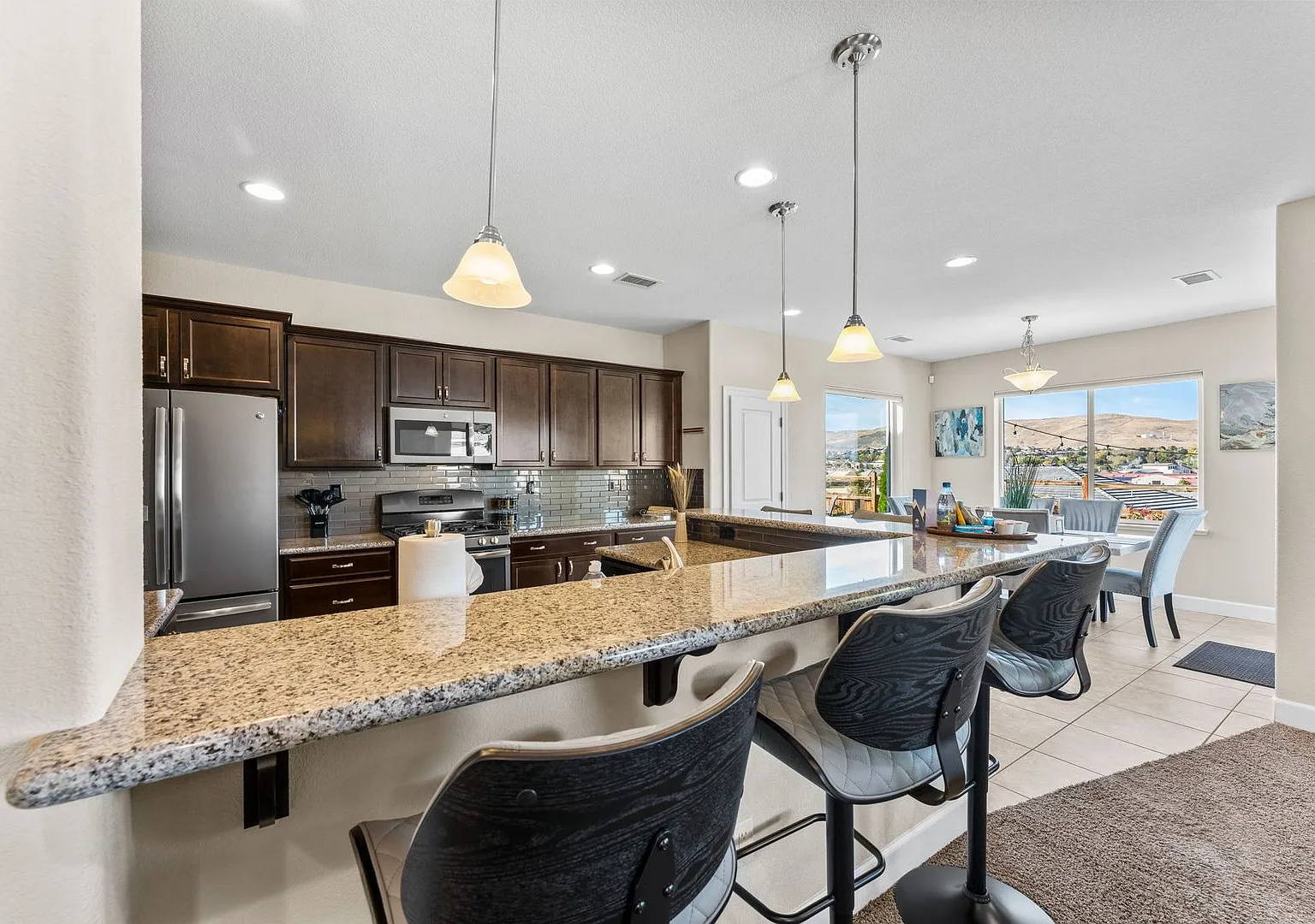 Fully Furnished Home Available Now. — Photo 4