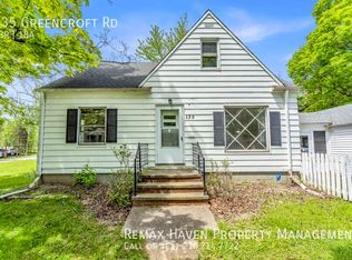 135 Greencroft Rd, Bedford, OH 44146