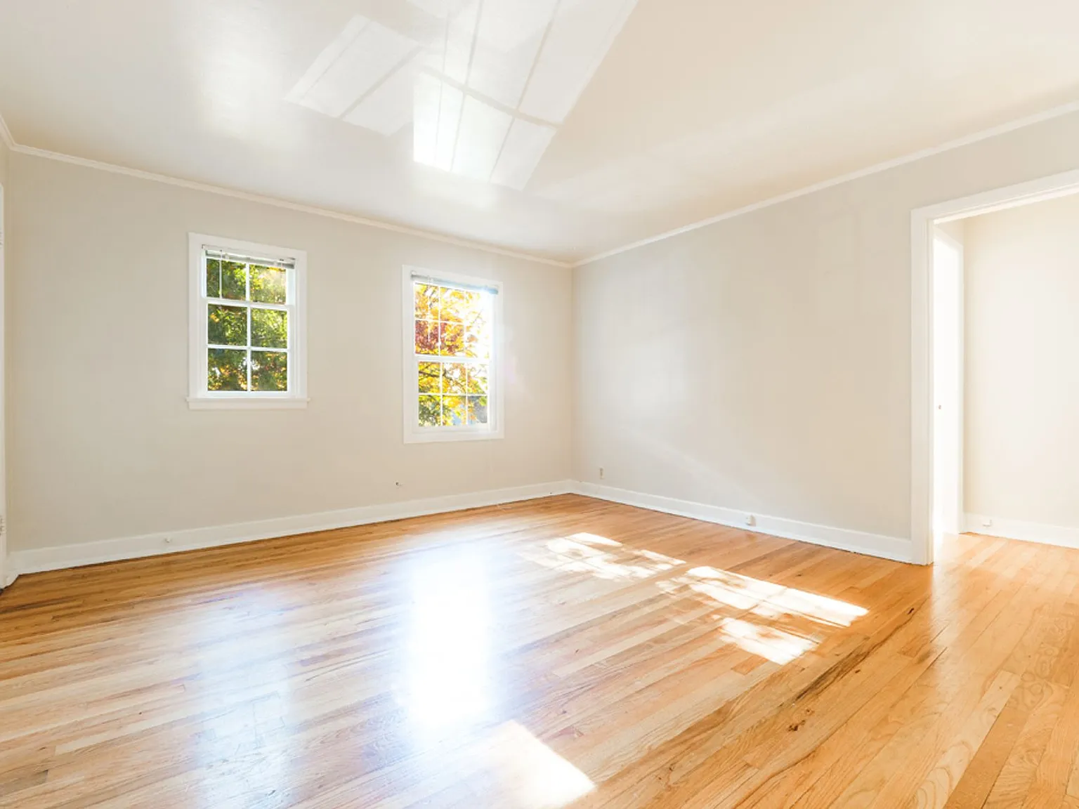 Colonial Park Apartments - Comfortable Living with a $99 Deposit Move-In Special — Photo 3