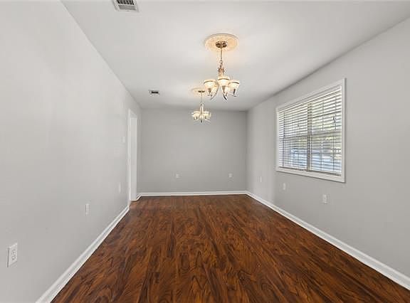 3rd image of 4223 Paris Ave