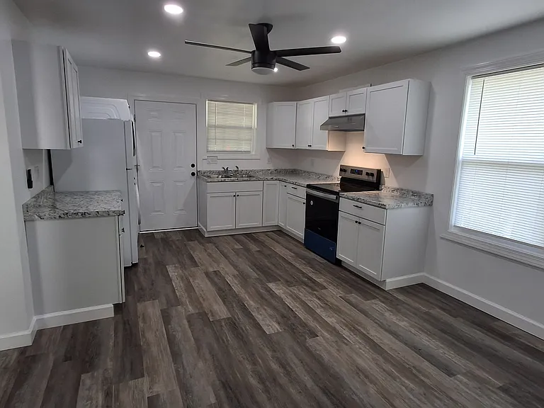 2123 Highland Rd — Photo 3
