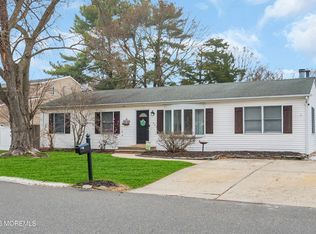 408 Cedar Dr, Lanoka Harbor, NJ 08734