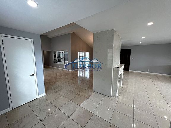 3rd image of 4565 W 132nd St