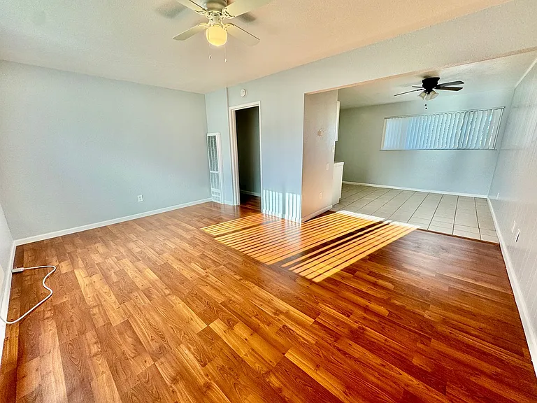 7734 Brentwood Dr — Photo 3