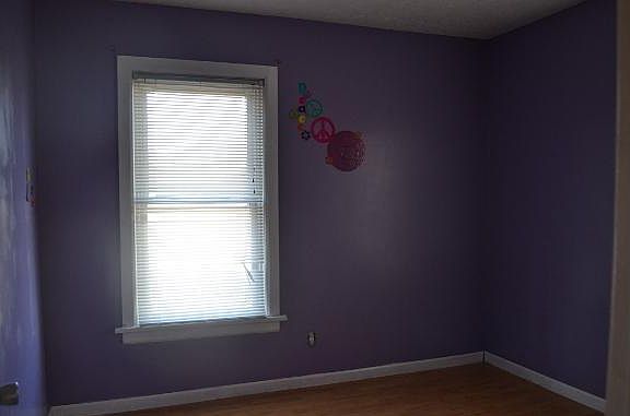 5th image of 1081 Moorland Ave