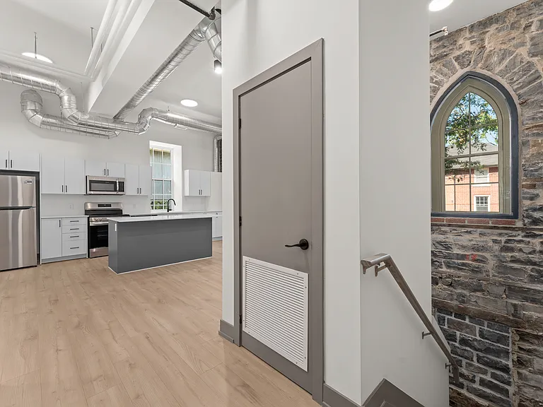 47 Wellington St — Photo 49