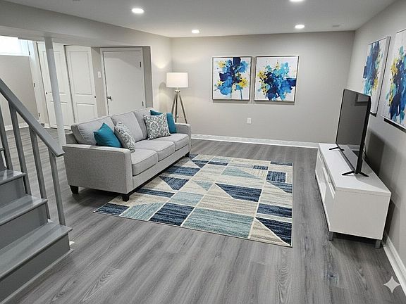 2nd image of 20 E Monument Ave APT 3