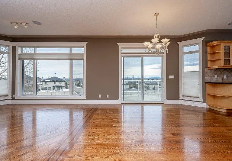 61 Simcrest Grv SW — Photo 5