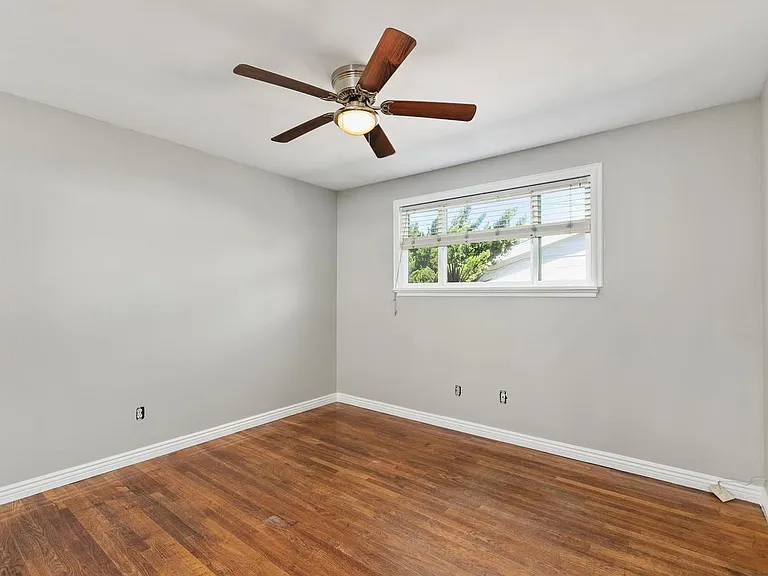 4060 Armstrong St — Photo 13