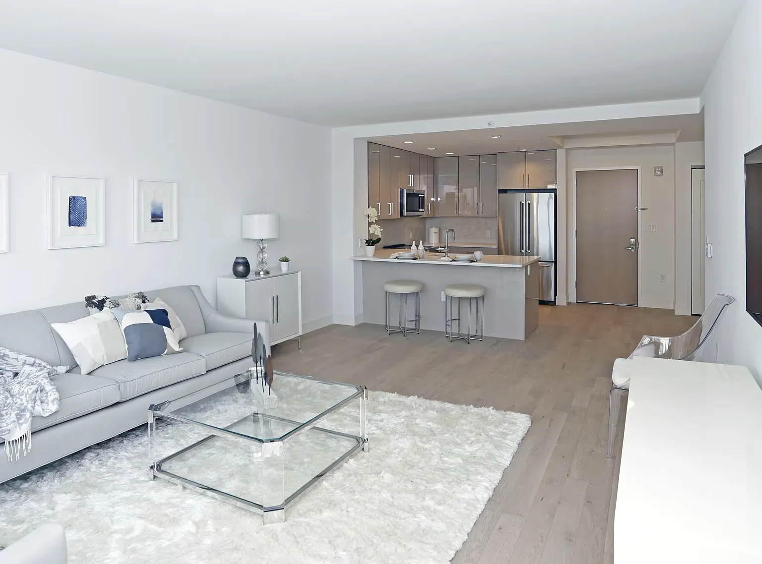 1 bed, 840 sqft, $2,695 — Photo 2