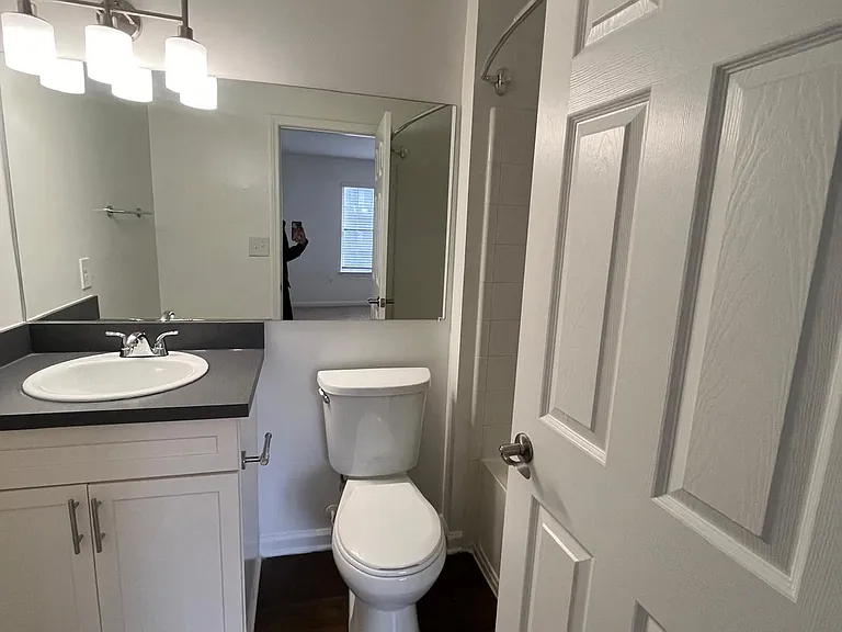 Wesley St. Claire Apartments at Lawrenceville — Photo 183