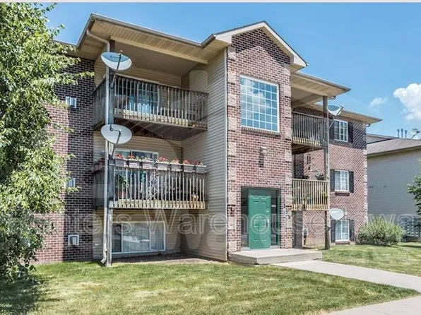 5924 Sutton Pl APT 10, Urbandale, IA 50322