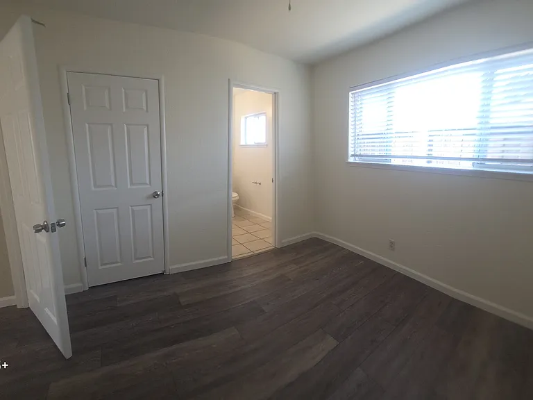 306 Perrymont Ave — Photo 12