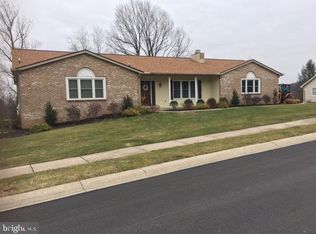 322 Hillcrest Dr, New Cumberland, PA 17070