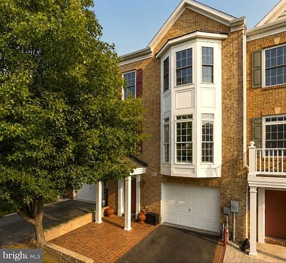 1st image of 8913 Lee Manor Dr