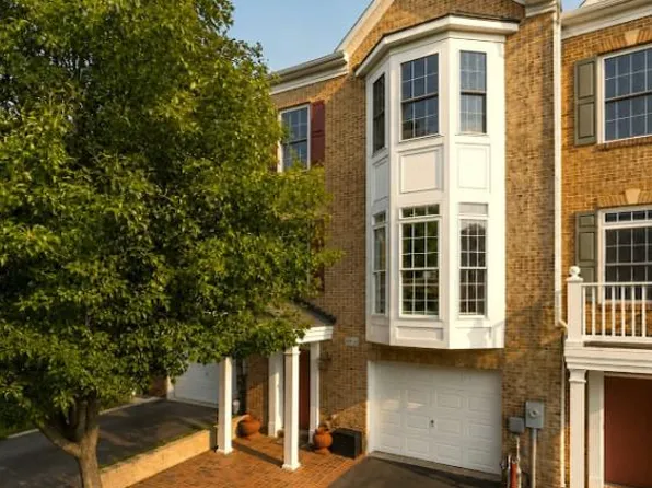 8913 Lee Manor Dr, Ellicott City, MD 21043