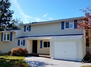 4 Pontiac Rd, Selden, NY 11784