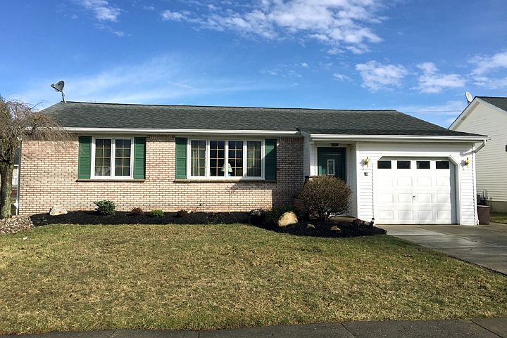 1st image of 10 Bellwood Ln