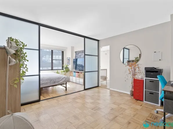 7 East 14th Street image 7 of 12