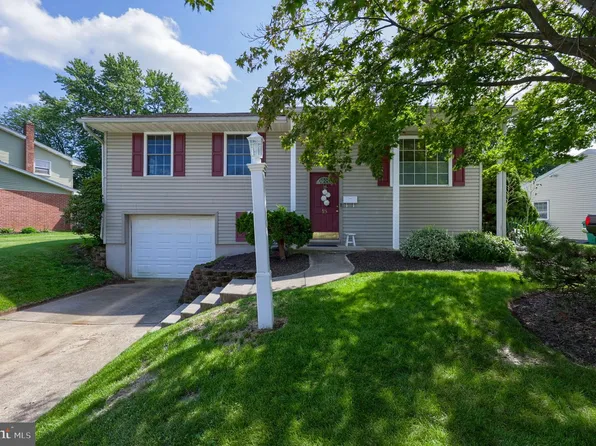 18 Lynnwood Dr, Palmyra, PA 17078