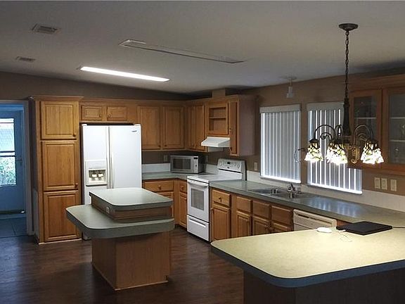 5th image of 1547 Oak Ln
