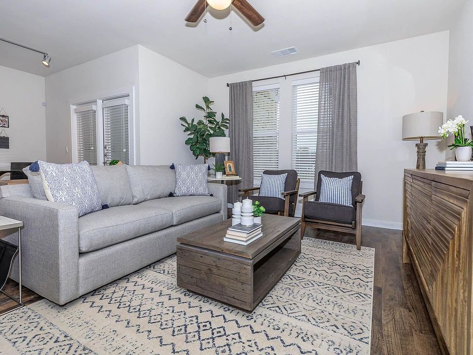 Luxia Rockwall Downes Apartment Rentals - Rockwall, TX | Zillow