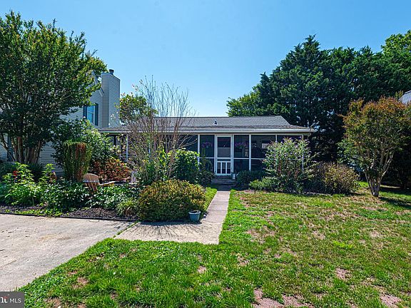 4th image of 13803 Fountain Rd