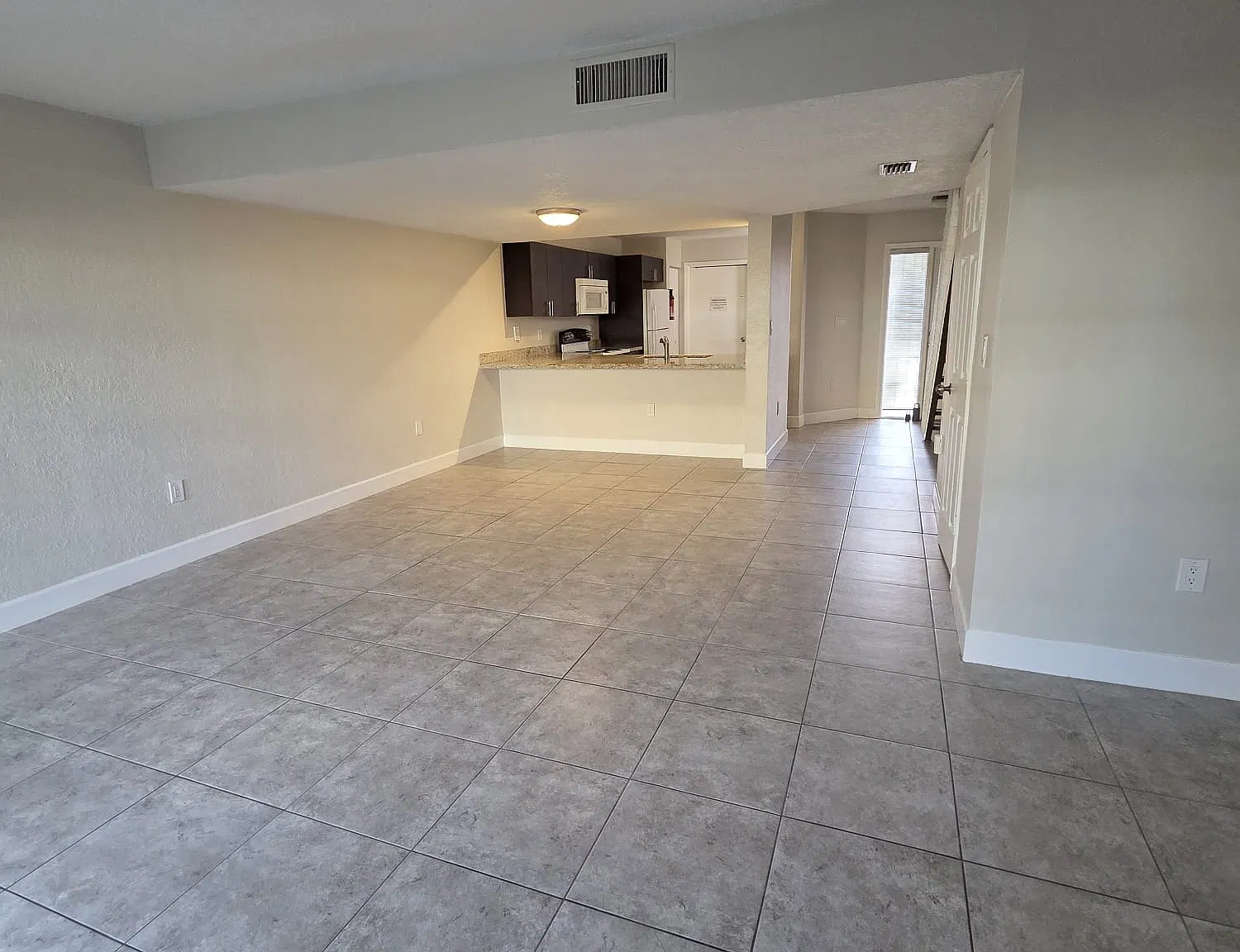 2 bed, 2.5 bath, 1266 sqft, $2,795 — Photo 4