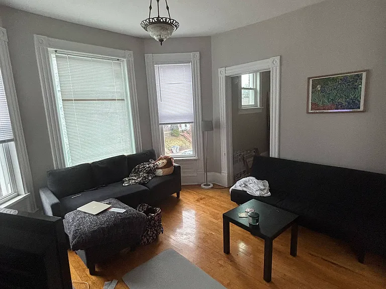 1024 E Pearson St — Photo 5