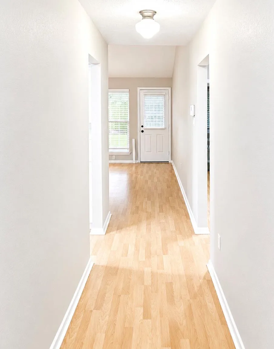 3 bed, 2.0 bath, 1420 sqft, $2,000 — Photo 3