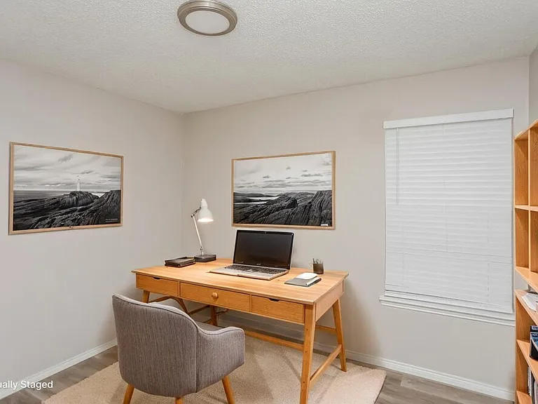 1203 Hampton Dr — Photo 15