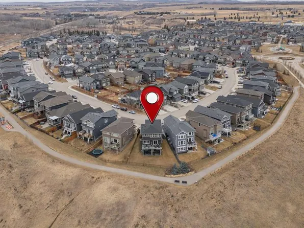 79 NW Mist Mountain Rise, Okotoks, AB T1S 5P8