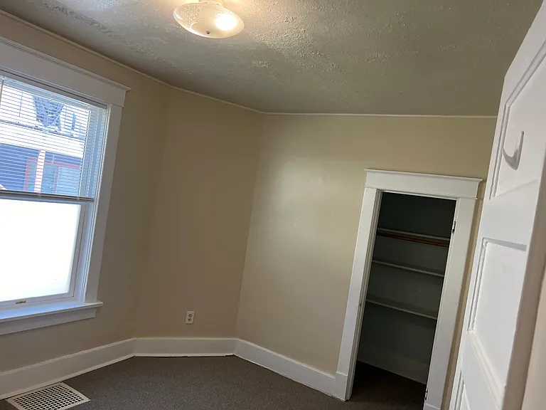 2411 Lynn St — Photo 5