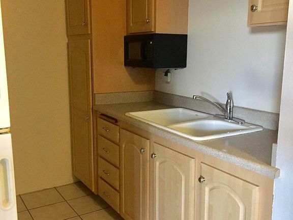 3rd image of 2644 Fairmount Ave APT 4