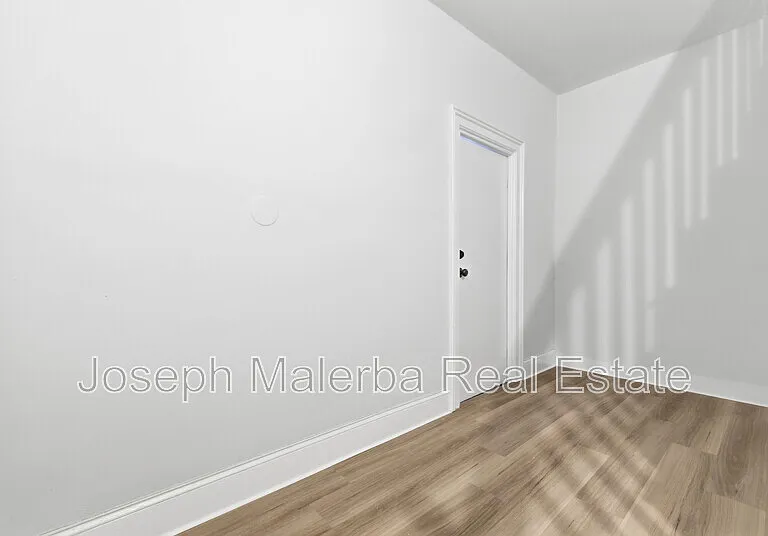 848 Bank St — Photo 24