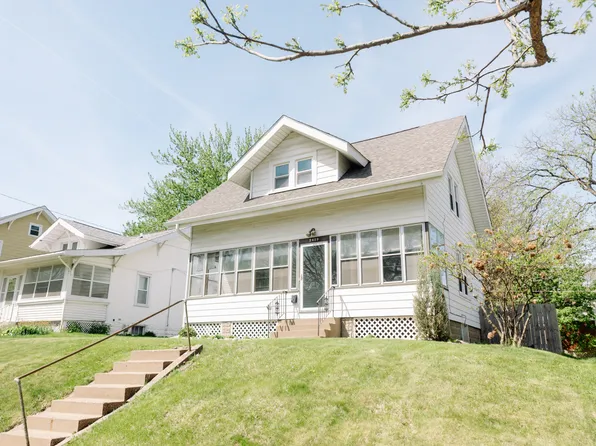 2418 Western Ave, Davenport, IA 52803