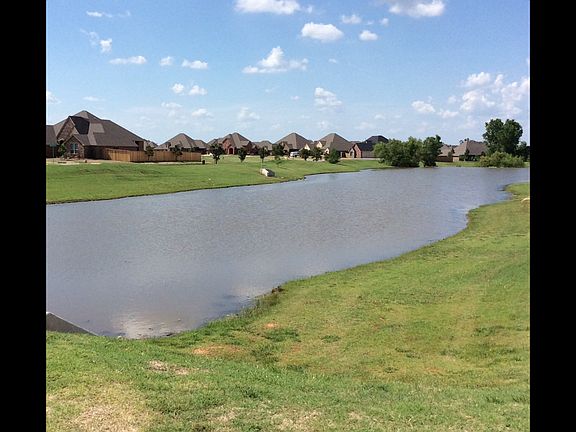 2nd image of 3105 Chesterfield Pl