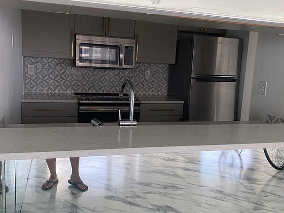 5th image of 600 NE 36th St APT T7