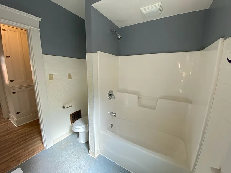 645 W 8th St #B — Photo 19