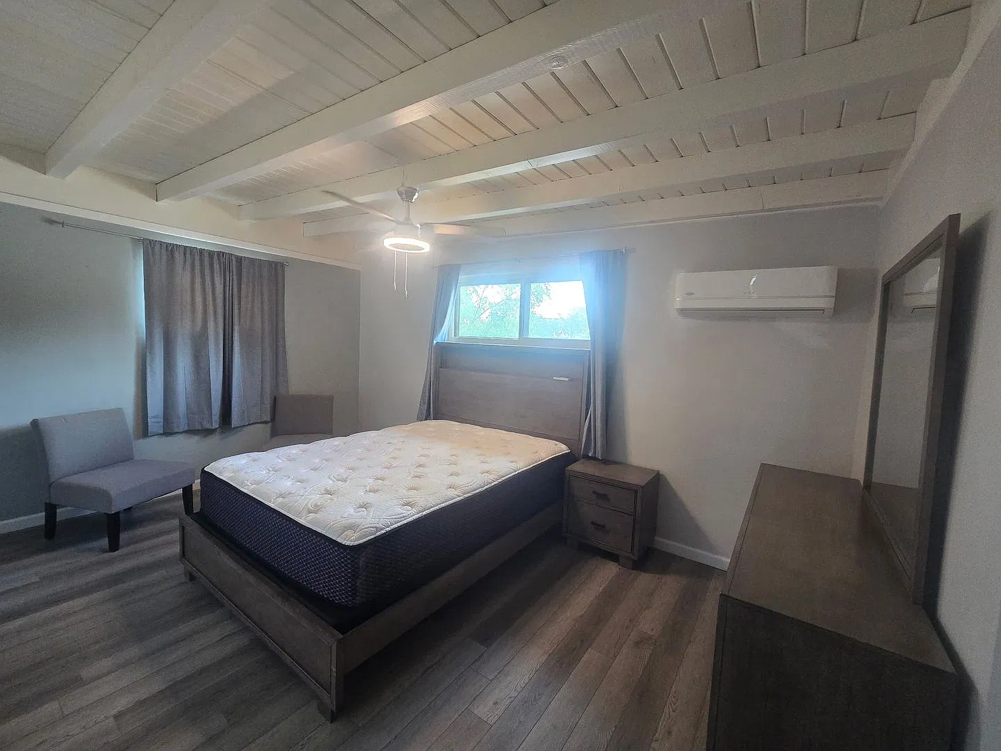 Updated 2-Bedroom Home with Modern Finishes in NE Albuquerque! — Photo 2