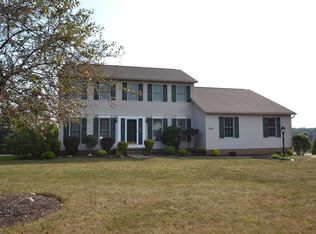 7906 Vanderbilt Dr NW, North Canton, OH 44720