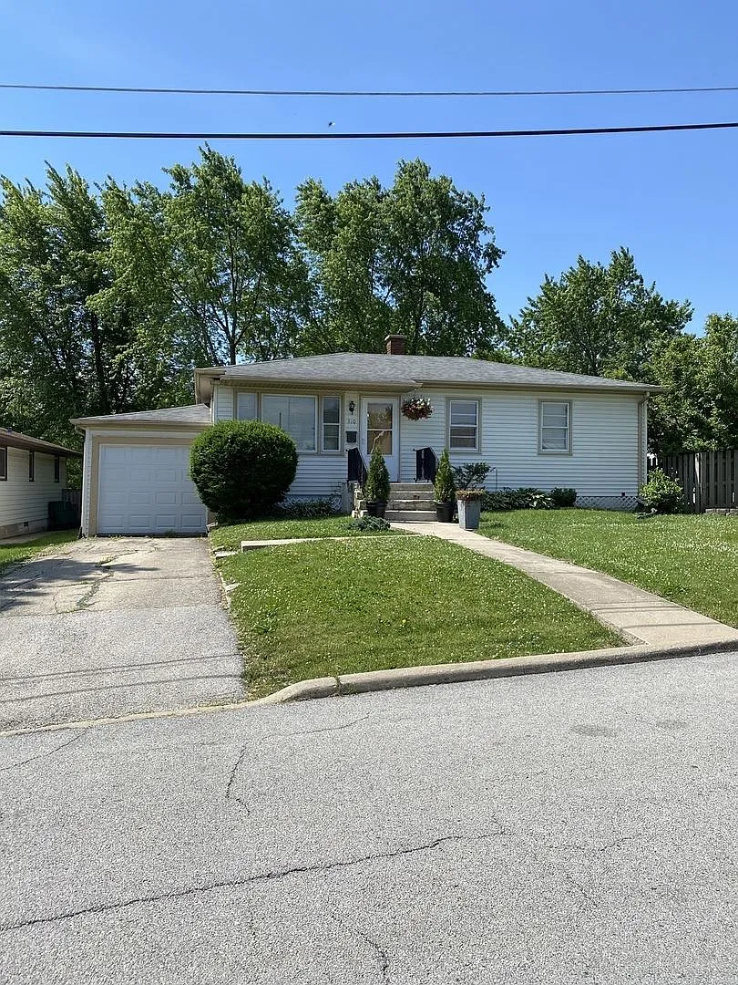 310 Lintz St photo 1