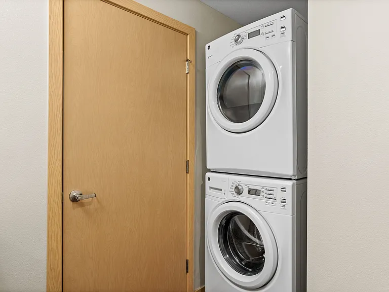 1 Bed 1 Bath Standard - 851 Sq Ft 1 Bed 1 Bath Standard - 851 Sq Ft