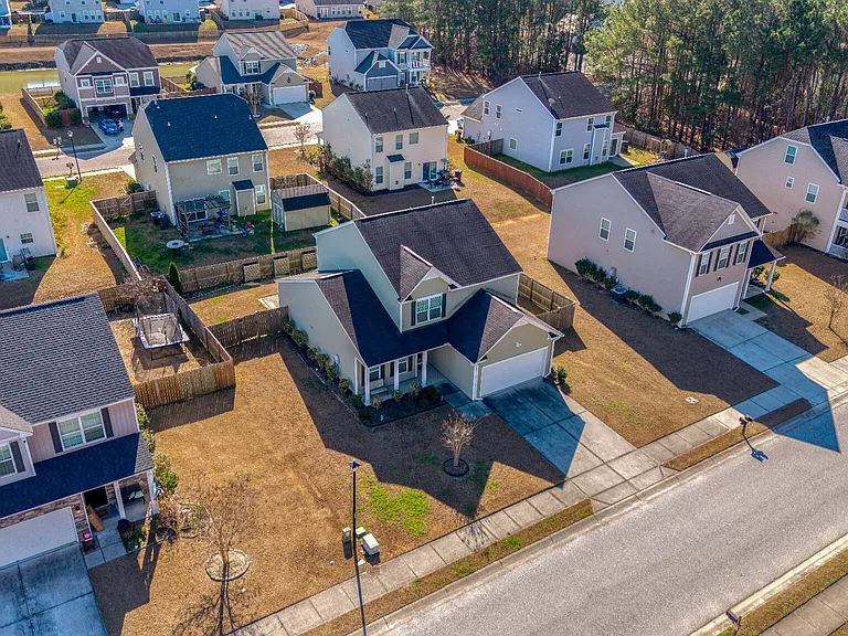225 Urbano Ln — Photo 46