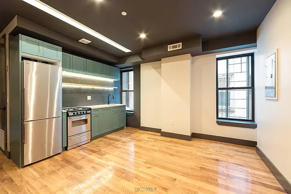 Rented by Town Residential | media 28