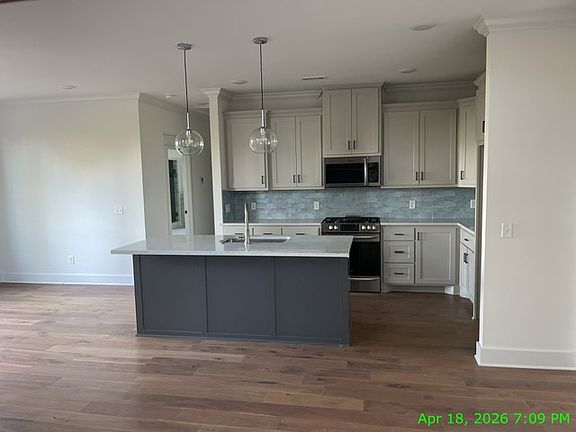 5th image of 31 Magrath Cir
