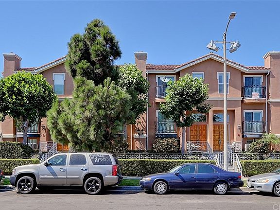 4th image of 1625 W 207th St APT A